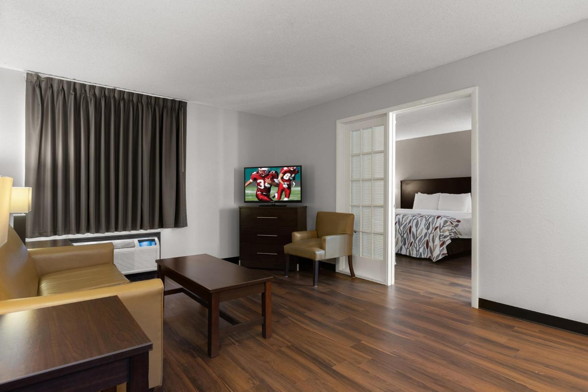 Red Roof Inn & Suites Savannah Airport Пуулър Екстериор снимка
