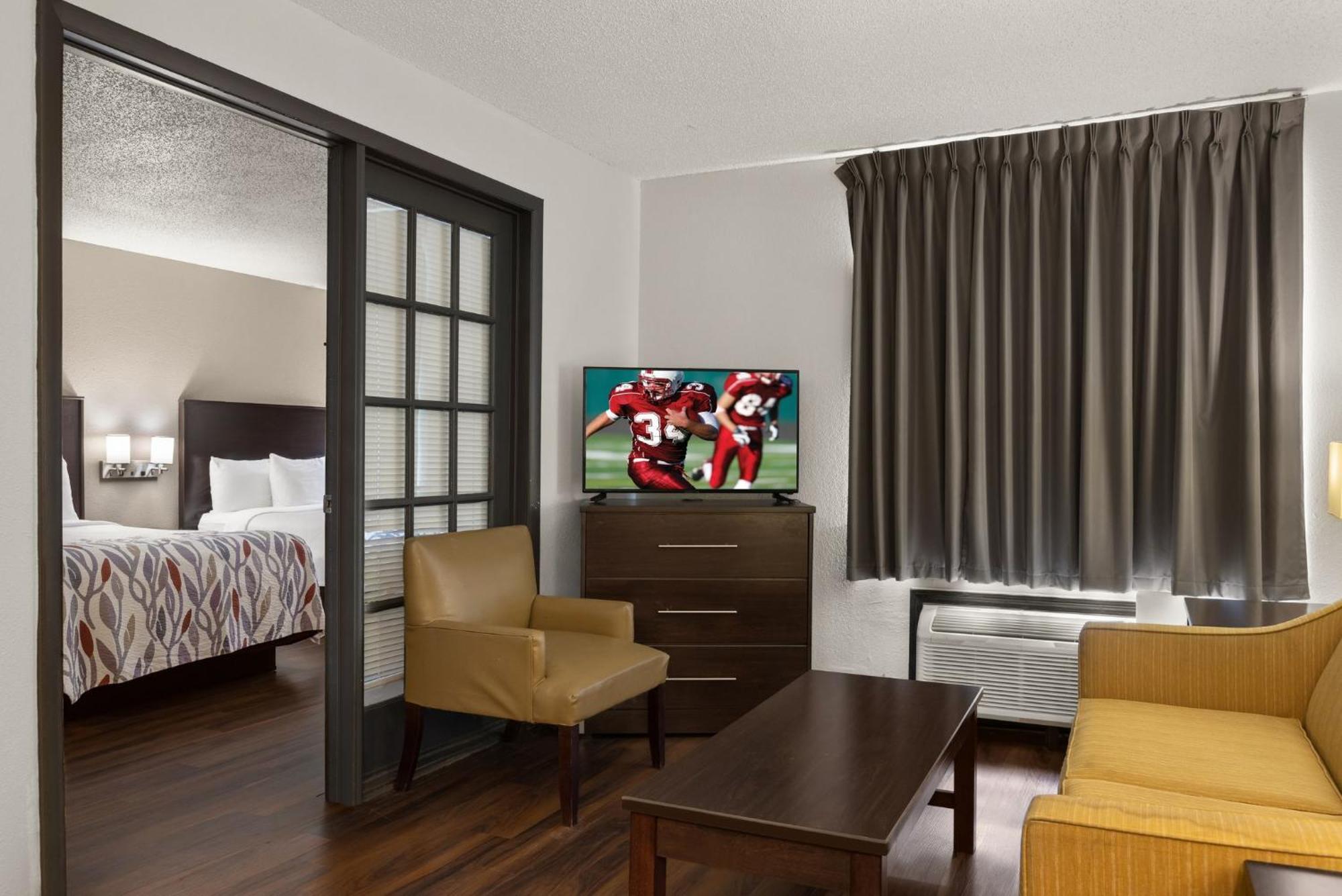 Red Roof Inn & Suites Savannah Airport Пуулър Екстериор снимка