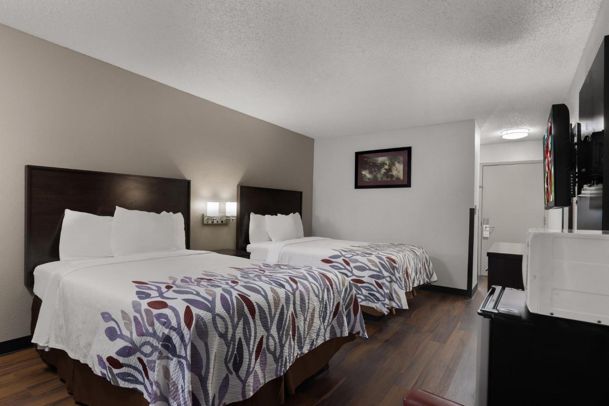 Red Roof Inn & Suites Savannah Airport Пуулър Екстериор снимка