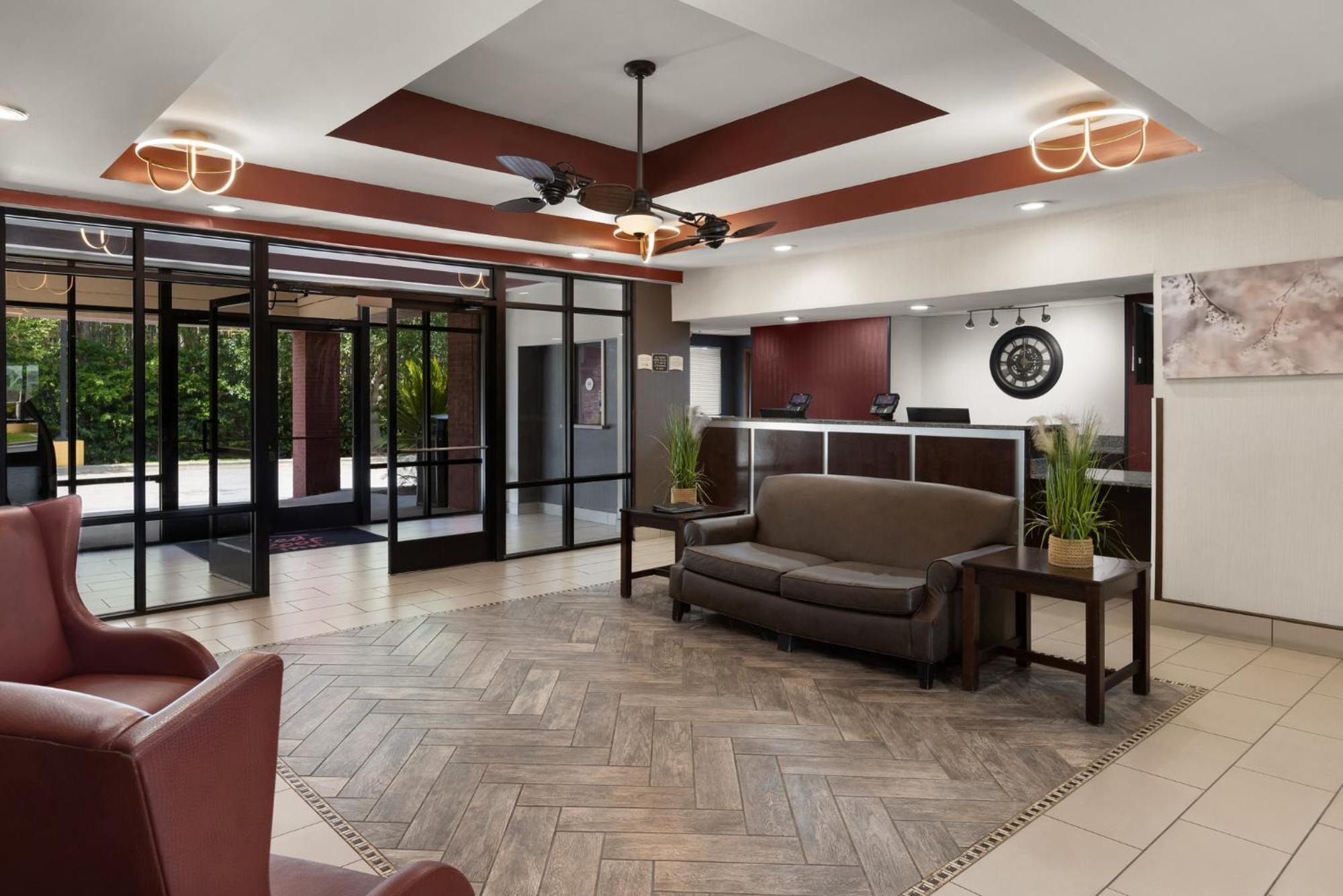 Red Roof Inn & Suites Savannah Airport Пуулър Екстериор снимка