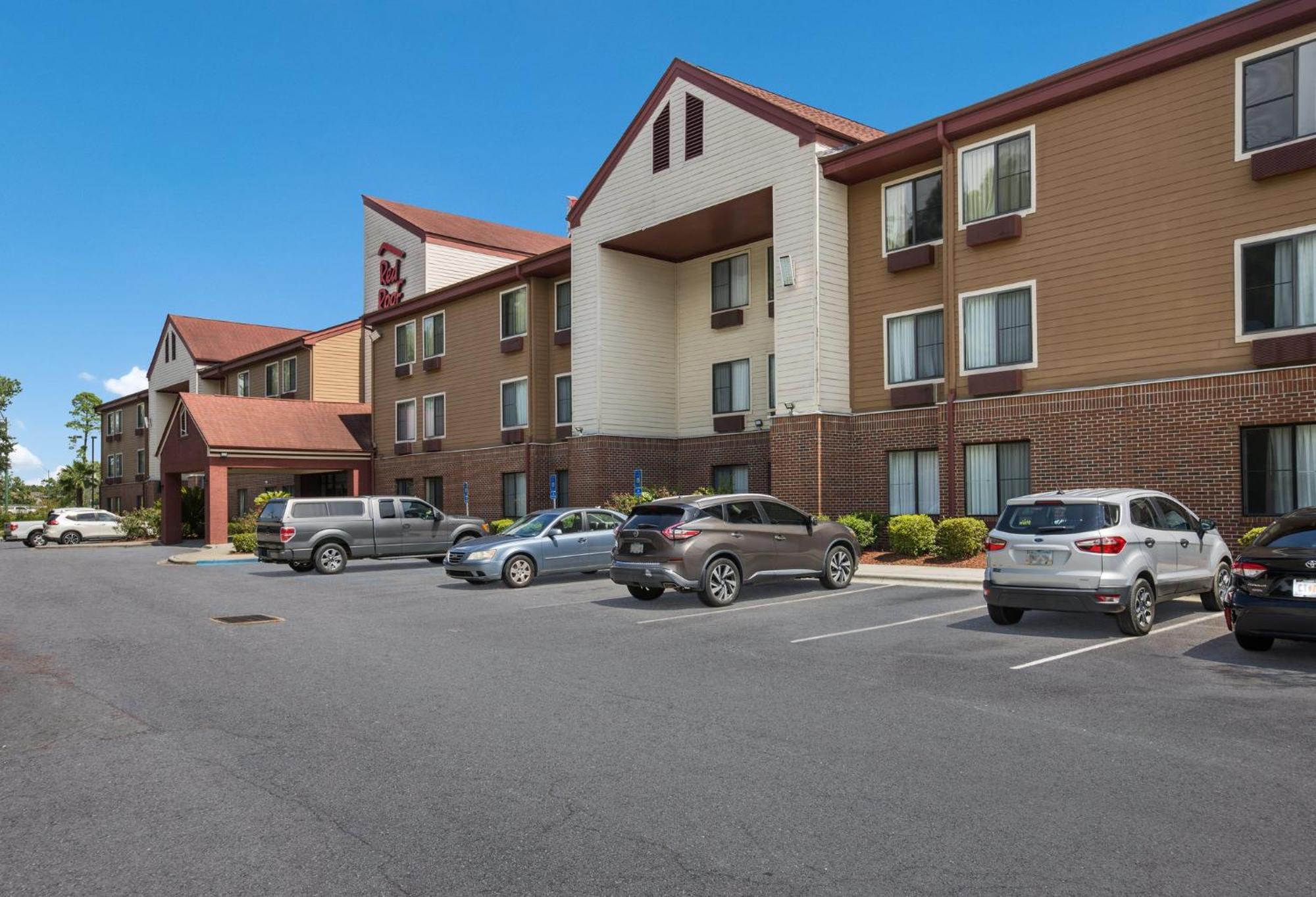 Red Roof Inn & Suites Savannah Airport Пуулър Екстериор снимка