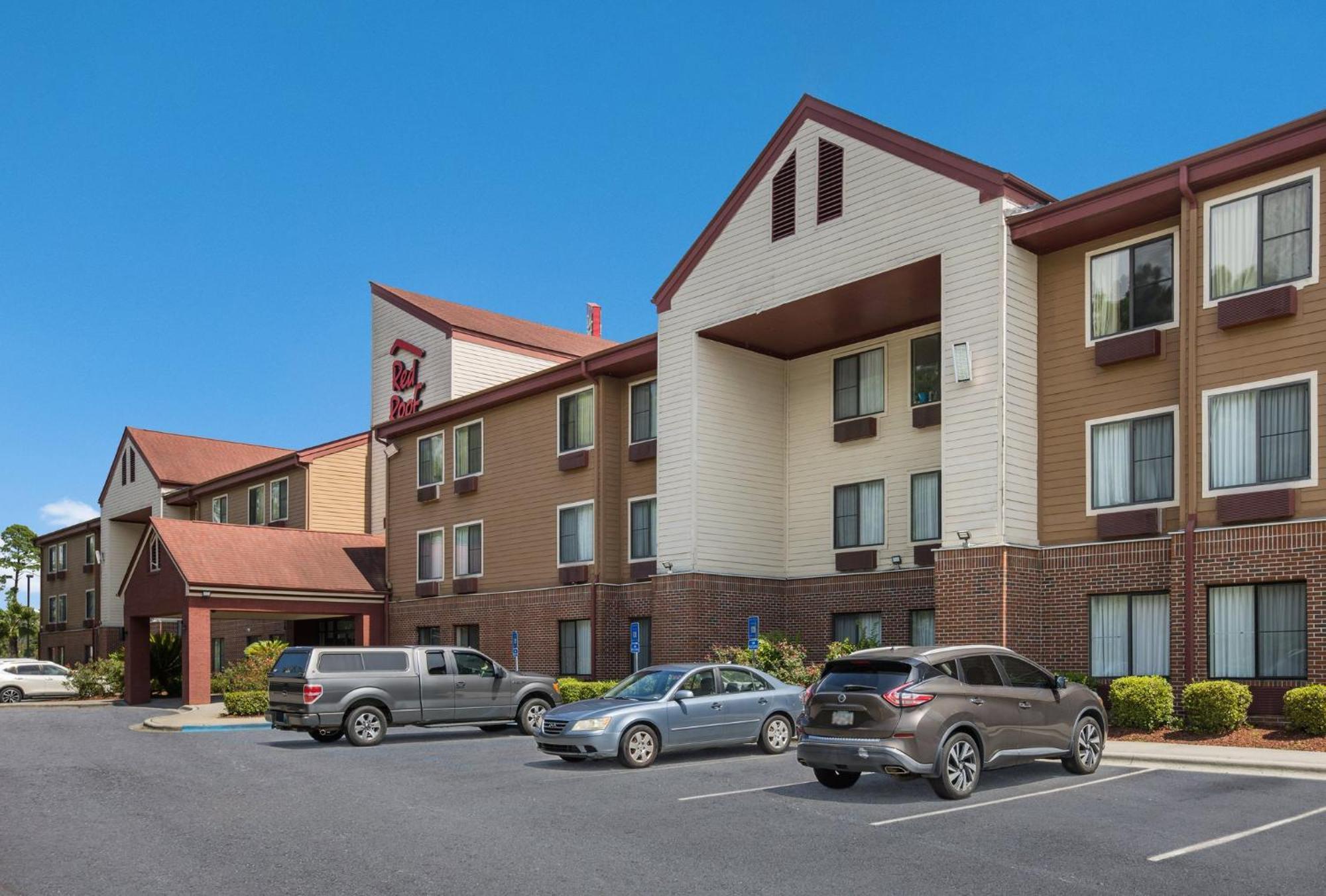 Red Roof Inn & Suites Savannah Airport Пуулър Екстериор снимка