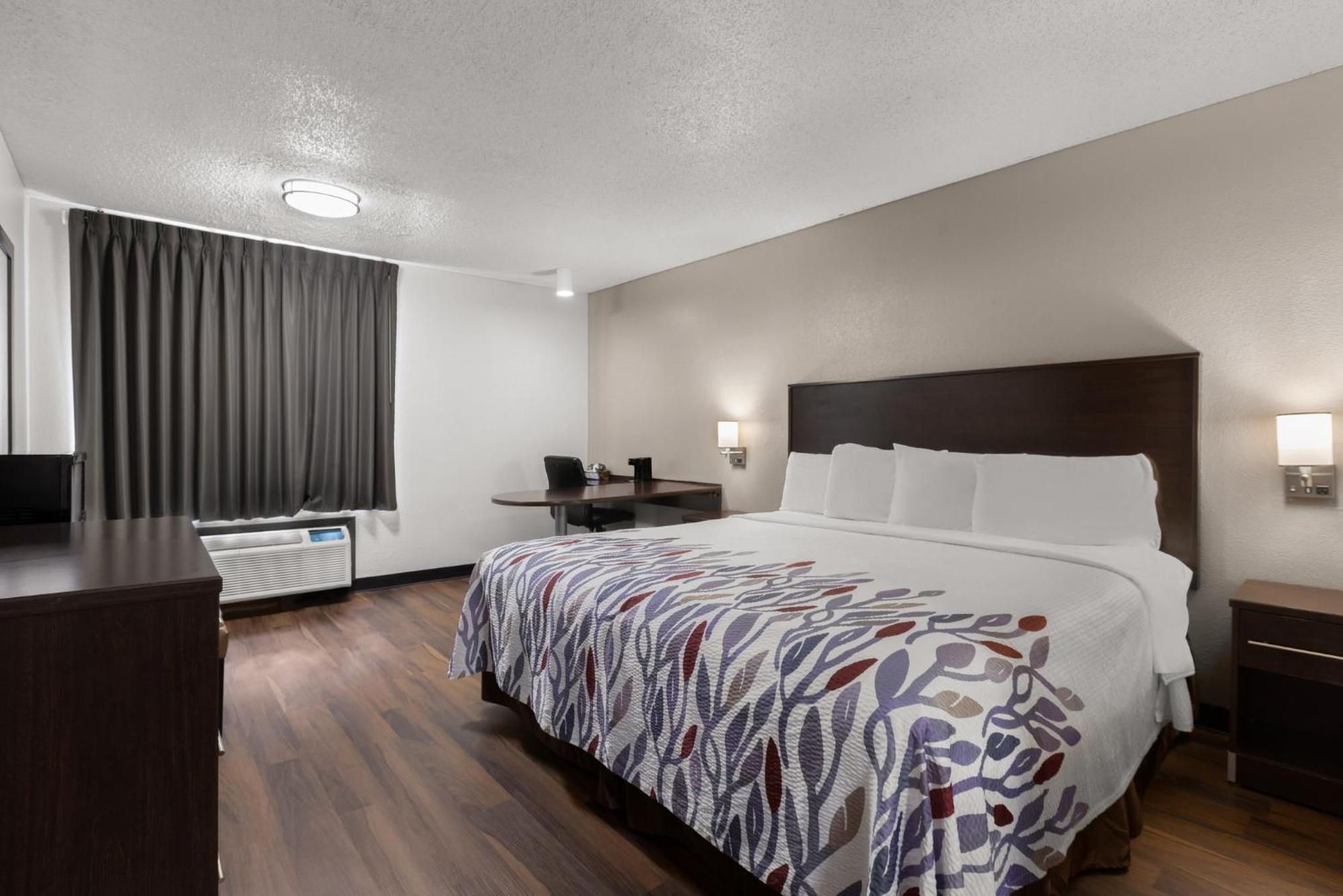 Red Roof Inn & Suites Savannah Airport Пуулър Екстериор снимка