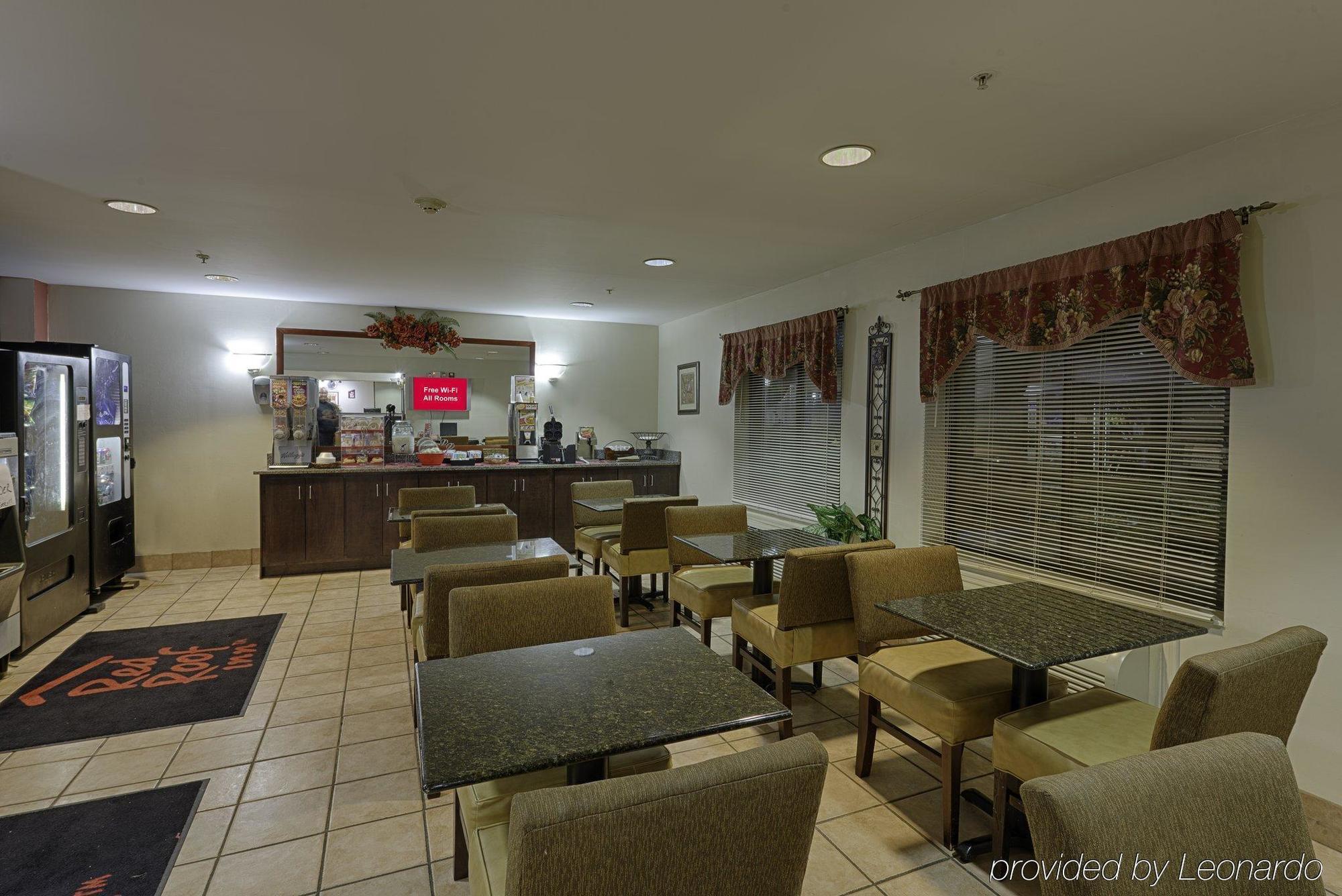 Red Roof Inn & Suites Savannah Airport Пуулър Екстериор снимка
