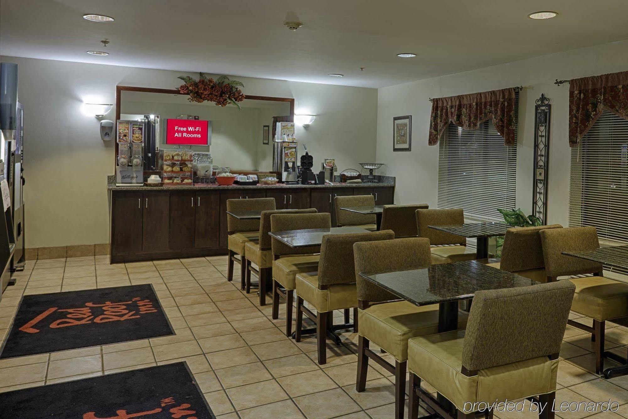 Red Roof Inn & Suites Savannah Airport Пуулър Екстериор снимка