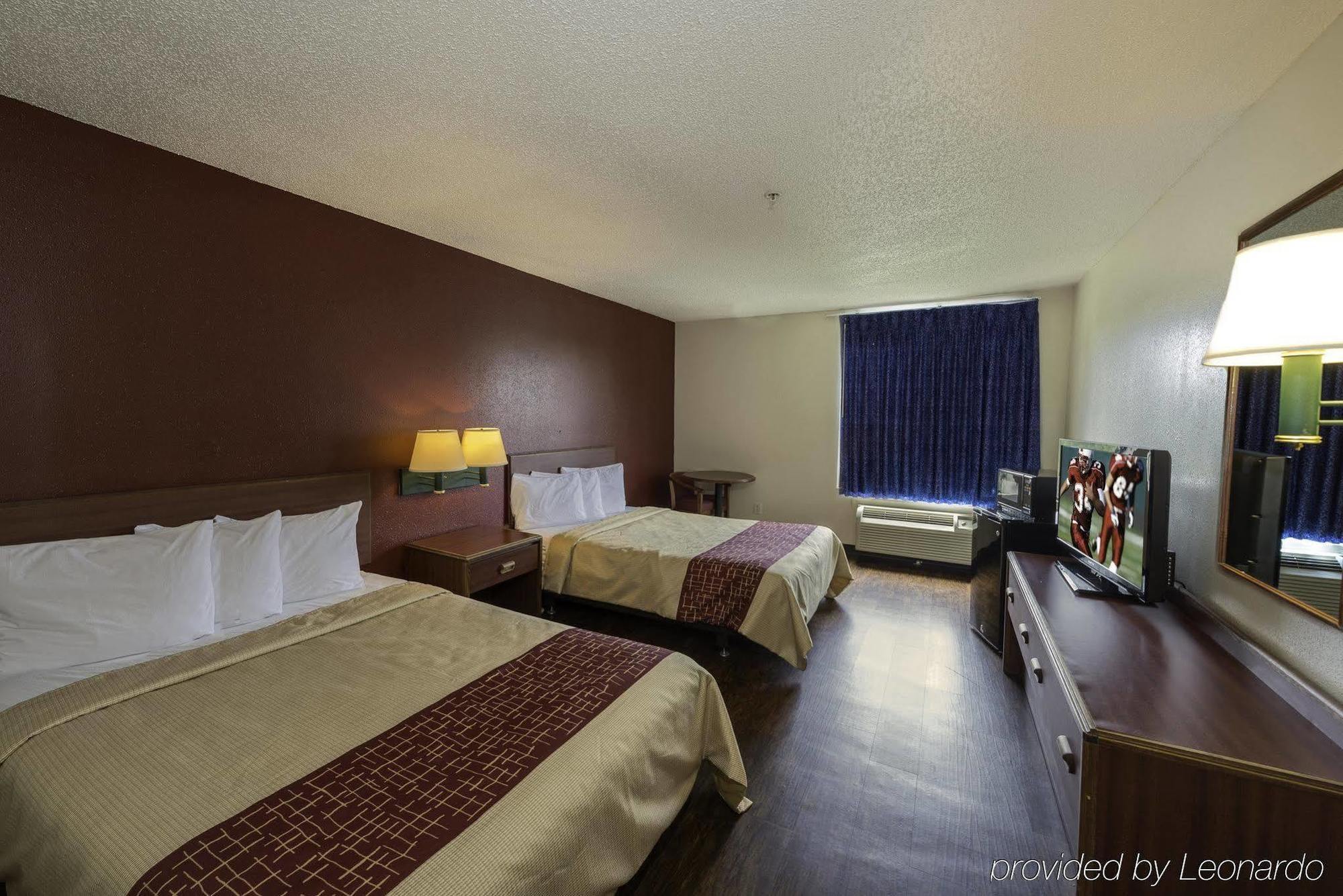 Red Roof Inn & Suites Savannah Airport Пуулър Екстериор снимка
