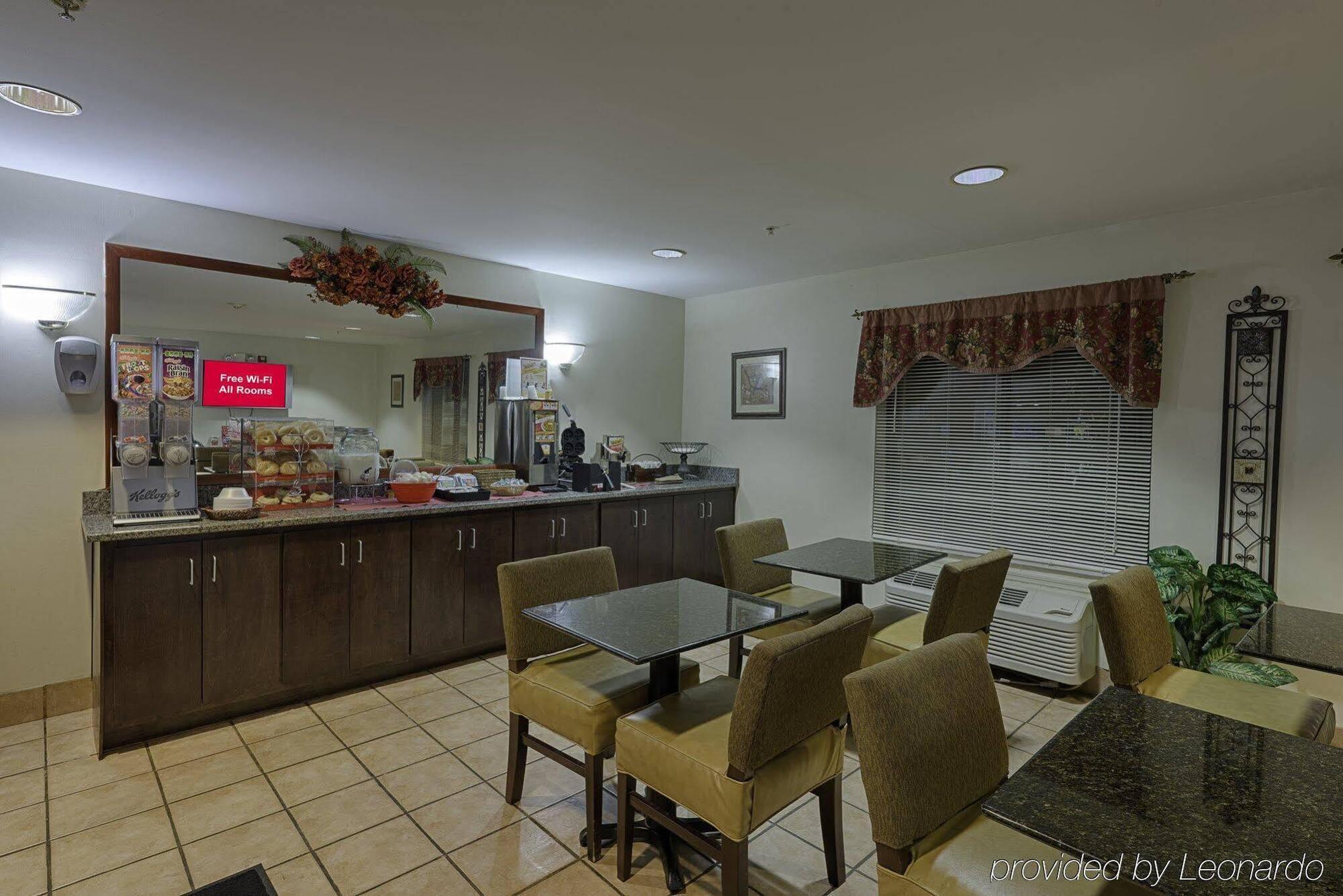Red Roof Inn & Suites Savannah Airport Пуулър Екстериор снимка